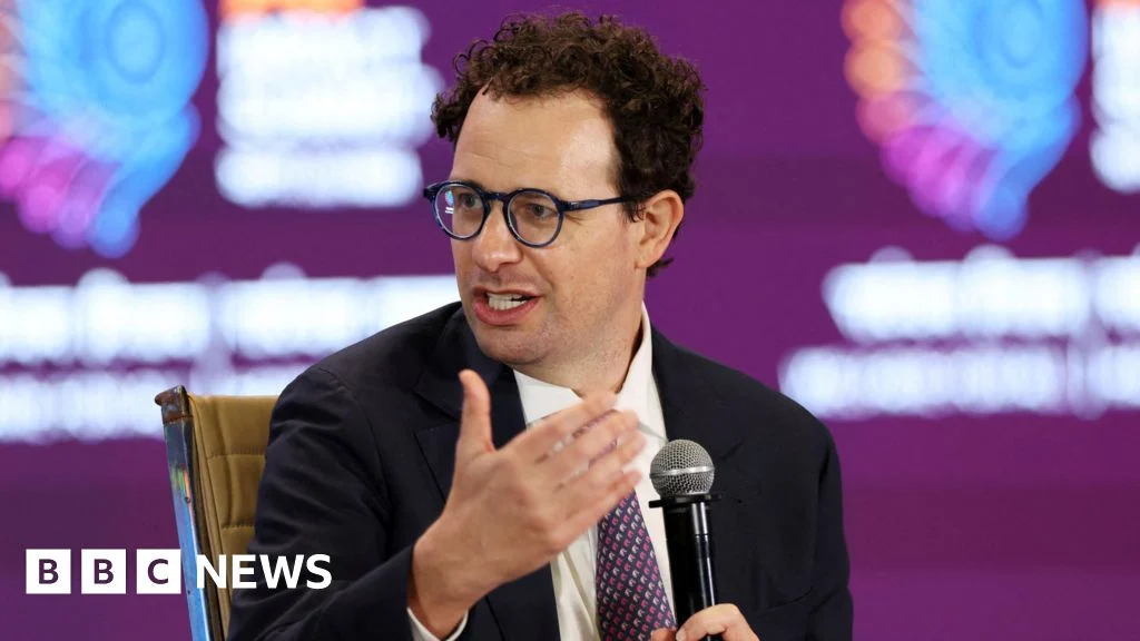 Anthropic Scrambles to Explain AI Model Shutdown After White House Call