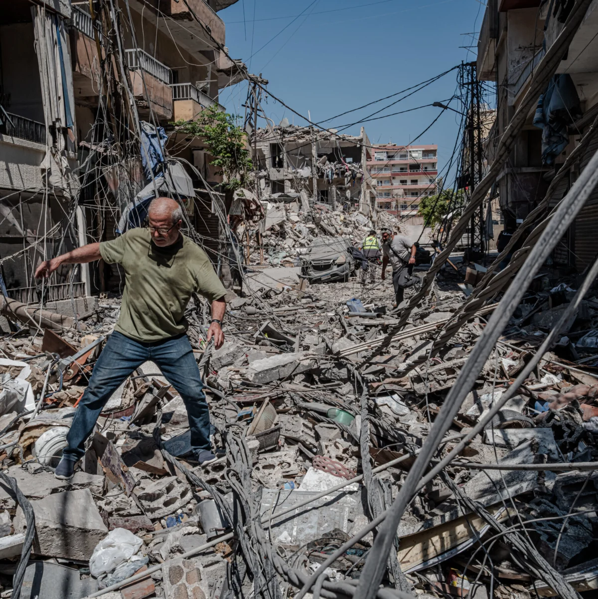 Last‑Minute Cease‑Fire Deal Hangs in Balance