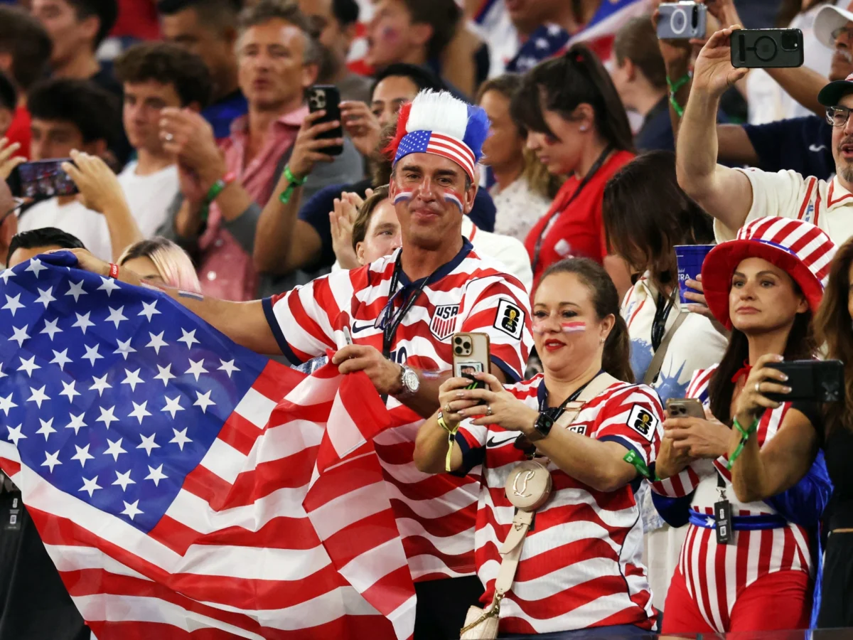 USA Roars Past Paraguay in 4-1 World Cup Thriller