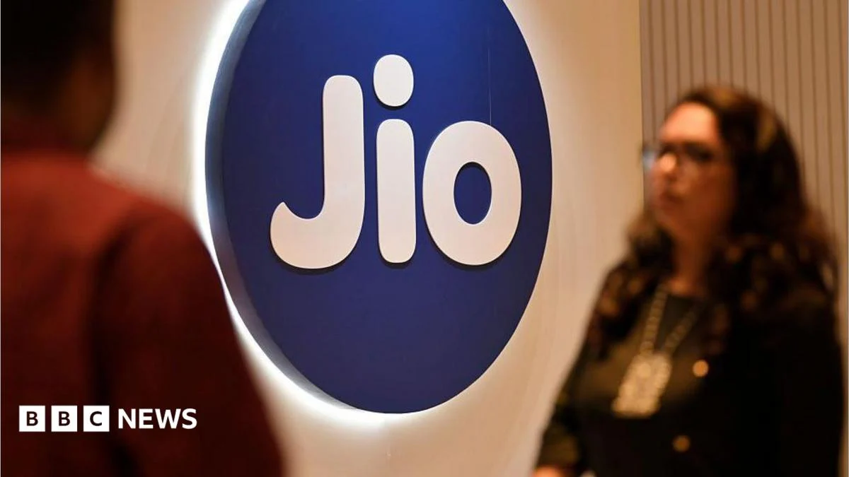India’s Biggest Share Sales Reveal Phone‑Centred Economy