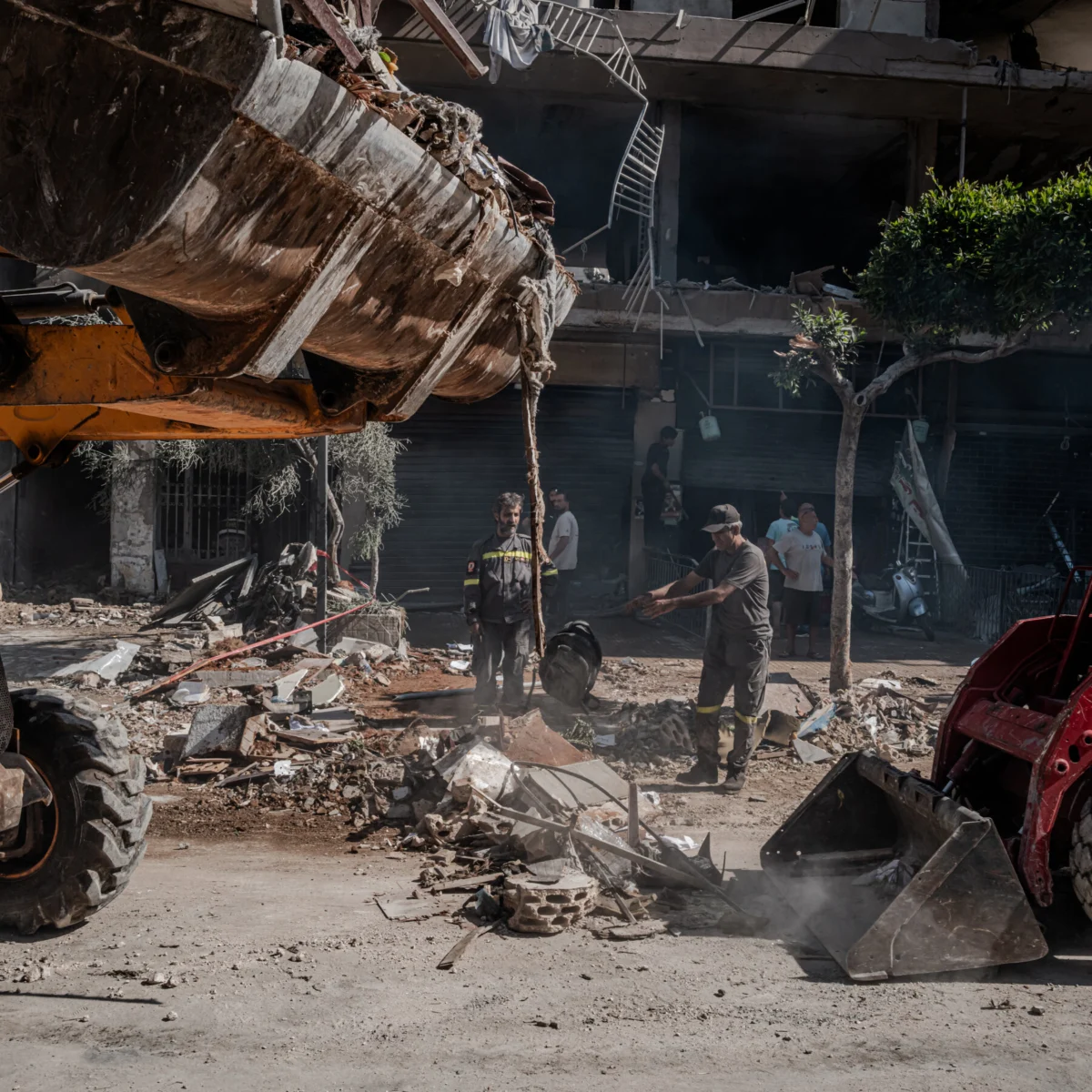 Trump Calls for Restraint as Israel Hits Beirut Suburbs