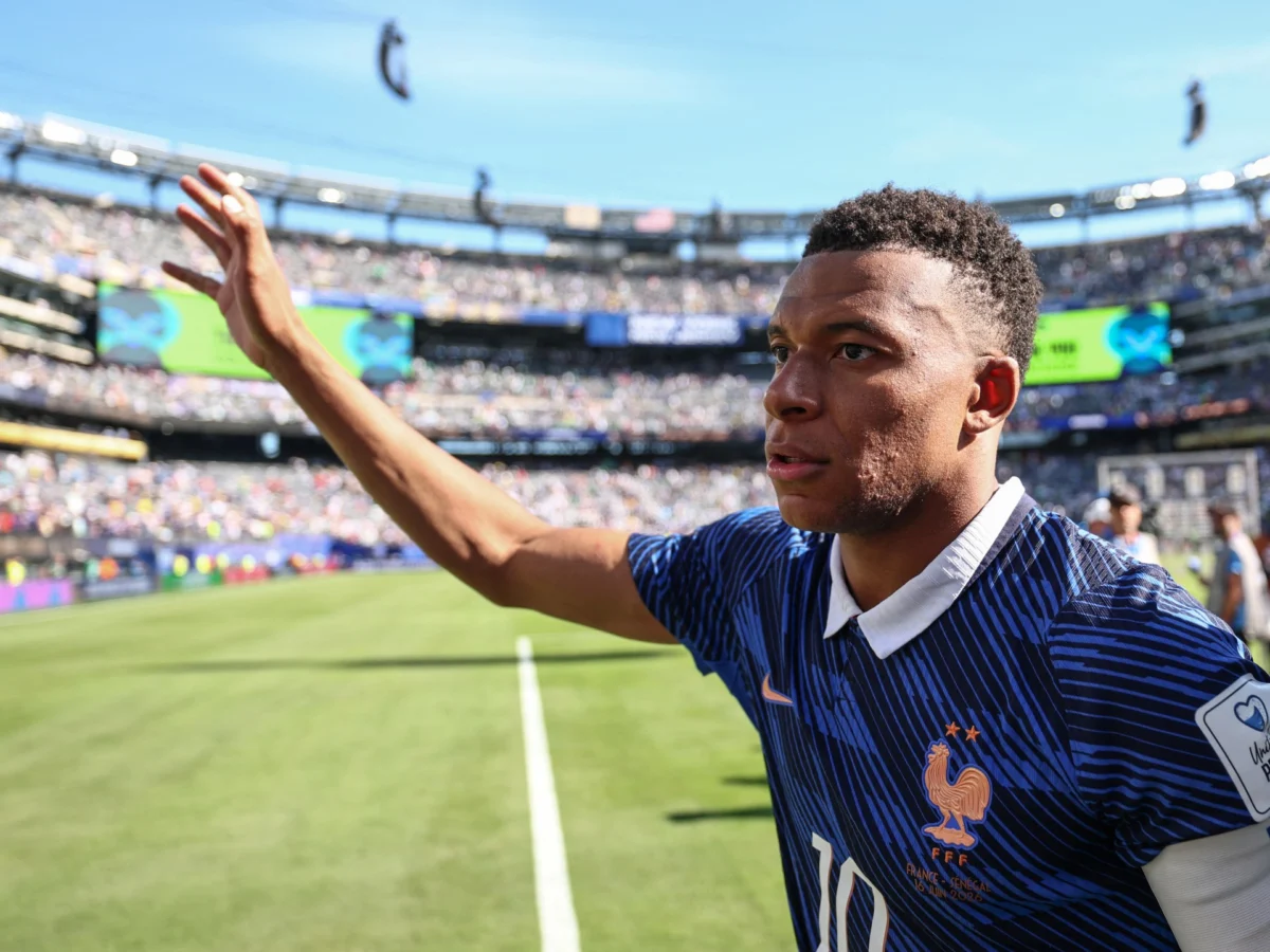 Mbappé’s Brace Rockets France Past Senegal in World Cup Opener