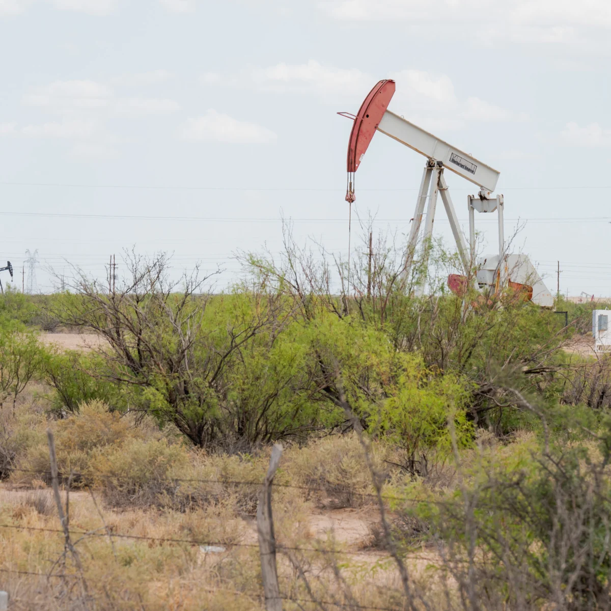 Oil Prices Slide as Traders Re‑price U.S.–Iran Deal