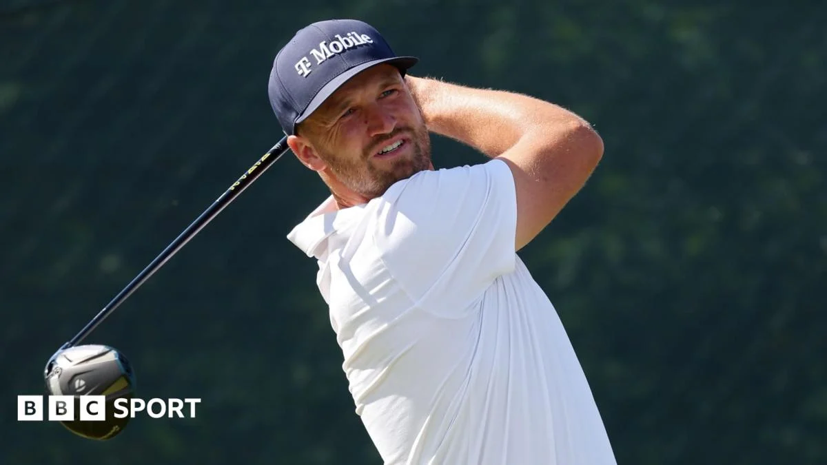 Clark Leads US Open as Scheffler Stalks Victory