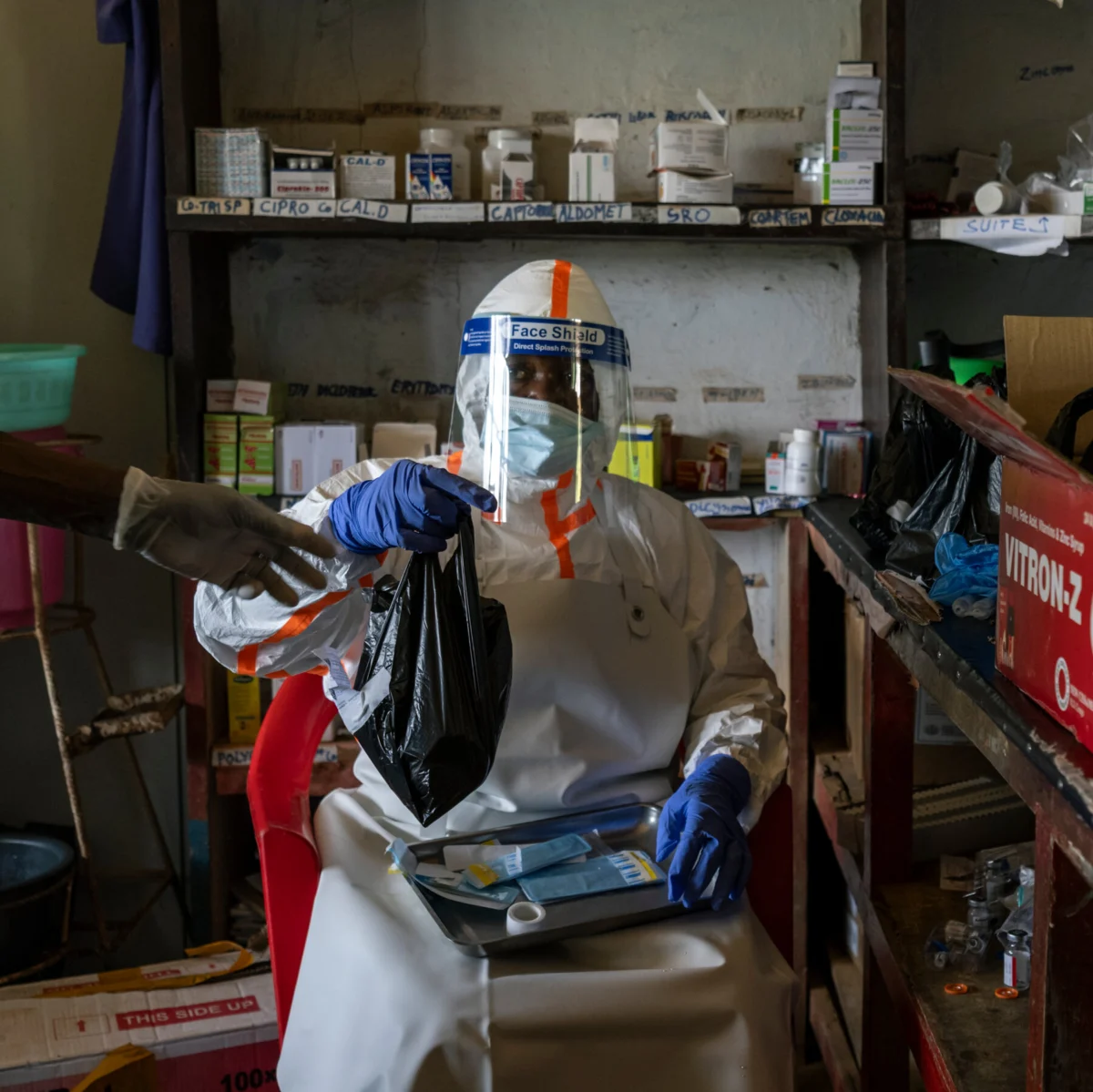 Scientists Rush to Test Ebola Drugs as Outbreak Spreads