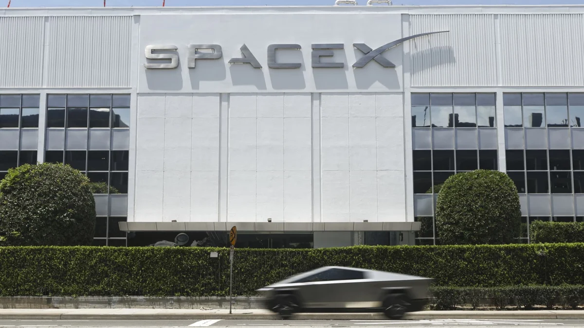 SpaceX Trims Retail Slice to Low‑20% in IPO Rollout