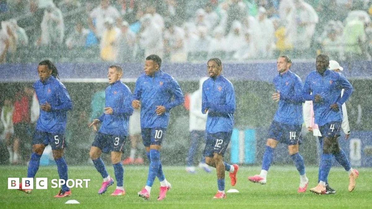 France and Iraq Endure a Two‑Hour Weather Delay in the World Cup