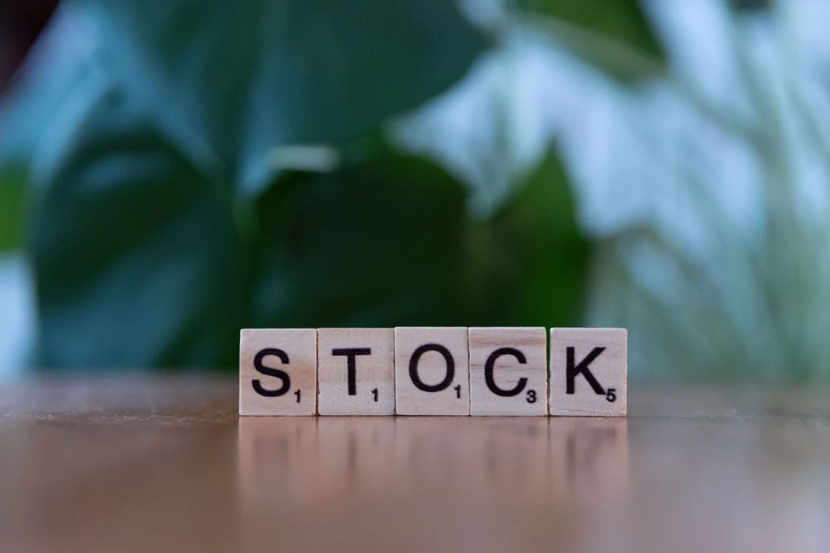 Alphabet Shares Rise on Dow Debut, Verizon Drops After Index Exit