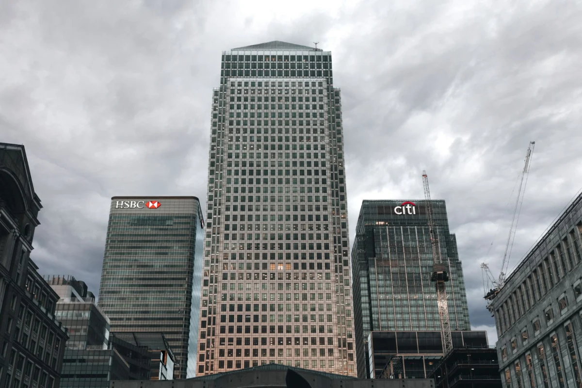 BoE Keeps Rate Steady as Inflation Breaths Easier