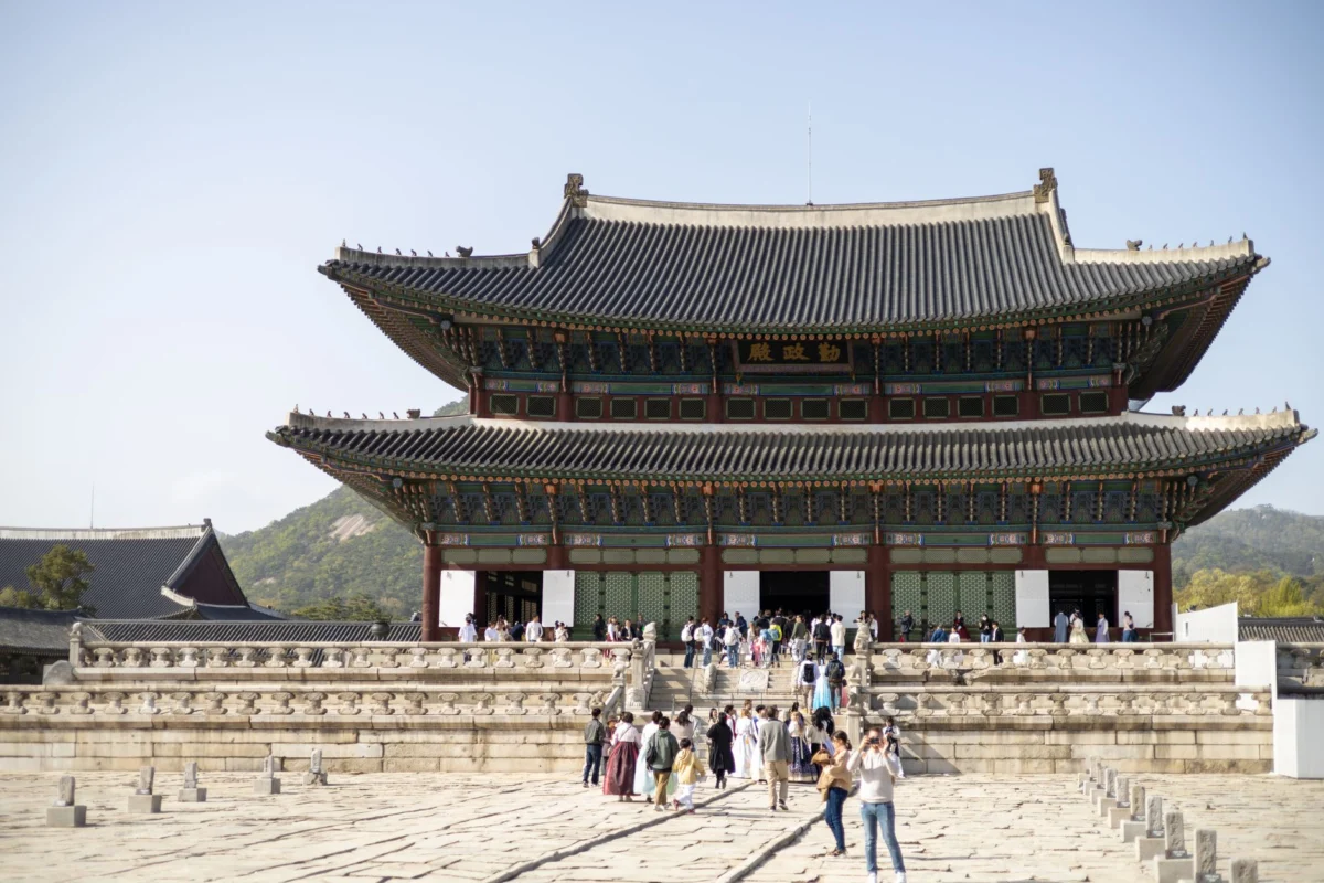 China Fuels Korean Shipbuilding with New Loans and Yard Contracts