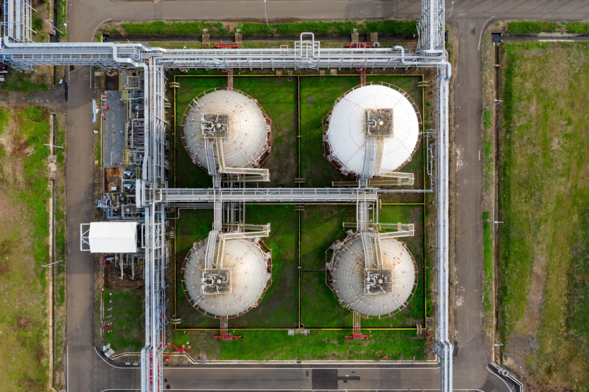 Drone Strikes Ignite Tyumen Oil Refinery, Evacuations Triggered
