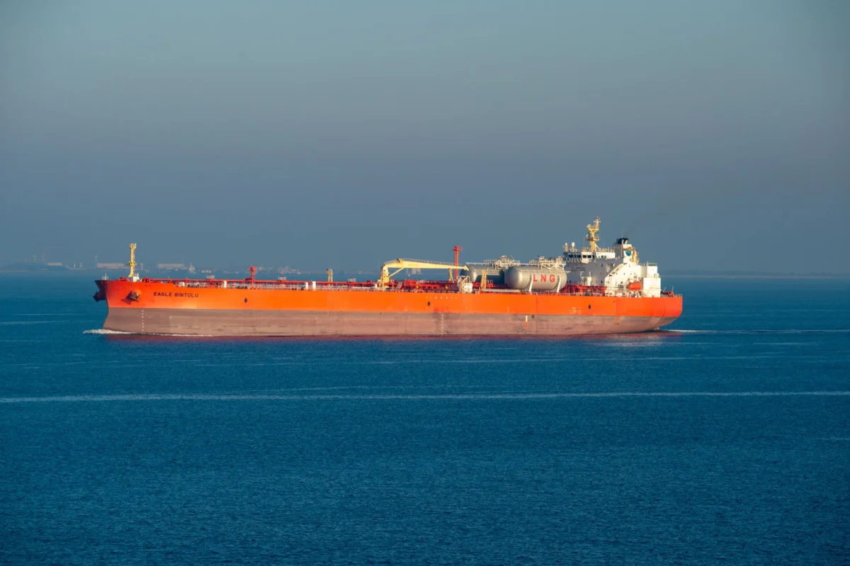 Middle East Oil and LNG Shipments Continue Amid Hormuz Tensions