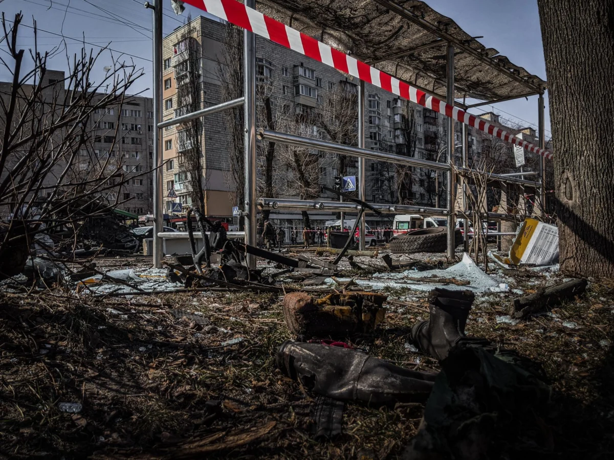 Russian Glide Bombs Kill Two in Ukraine, Regional Governor Says