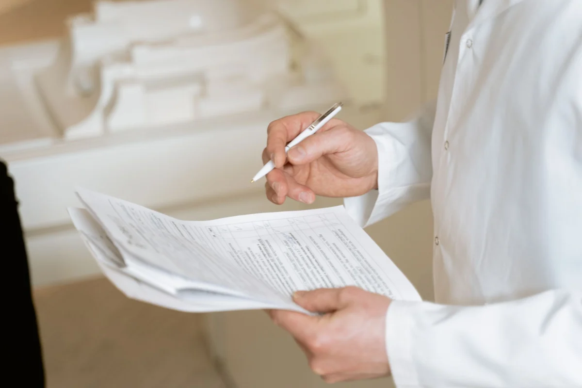 Pulmonologist Maps 50 Years of War on Cancer Breakthroughs