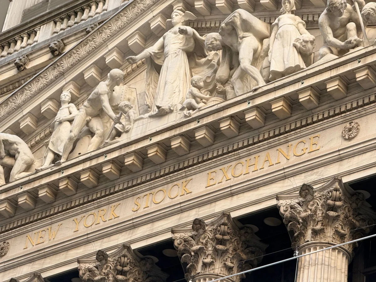 All Major Indexes Close Higher on Technology Stocks Strength