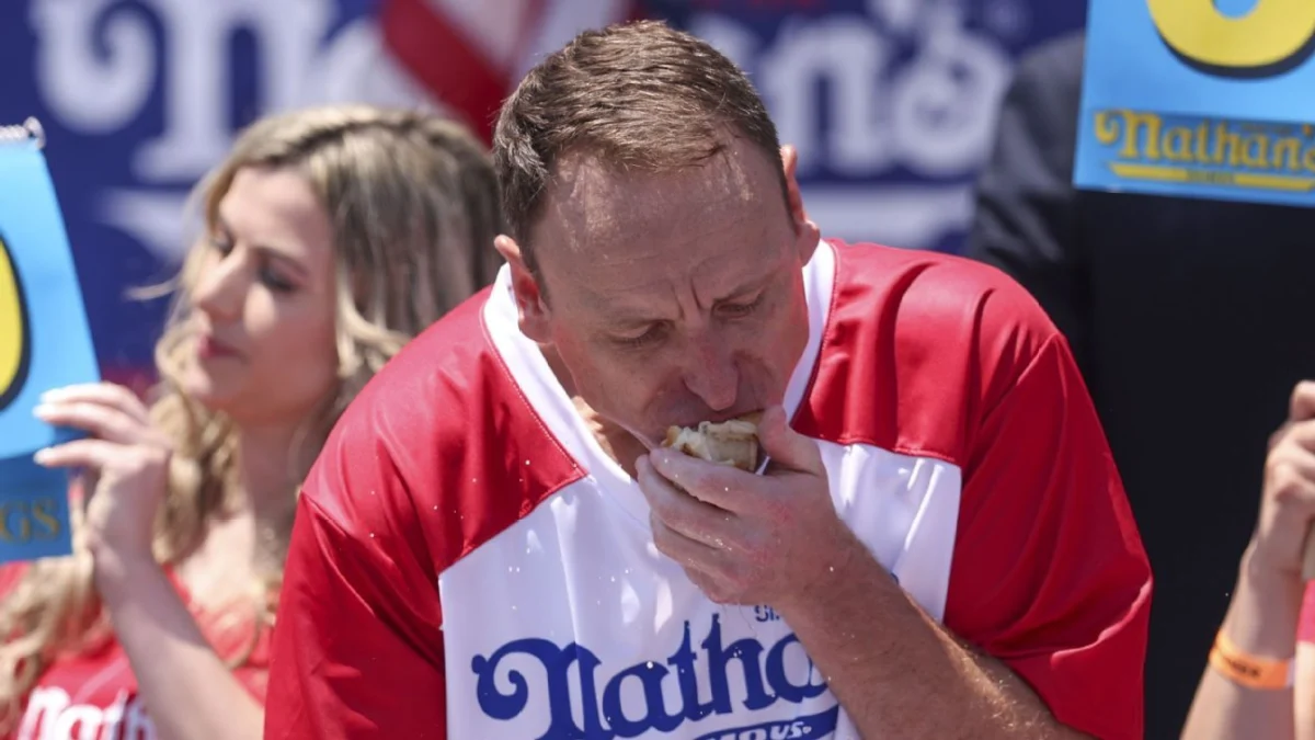 Chestnut and Sudo Defend Hot Dog Titles