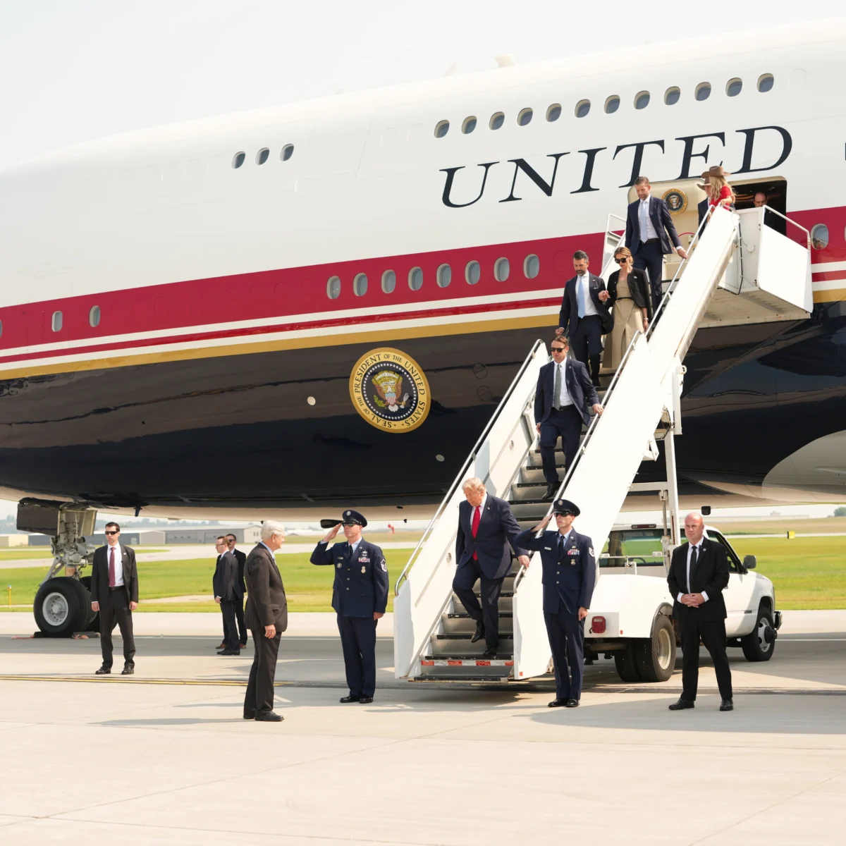 Trump Says He Ignored Conflict‑of‑Interest Concerns, Claiming Nobody Cared