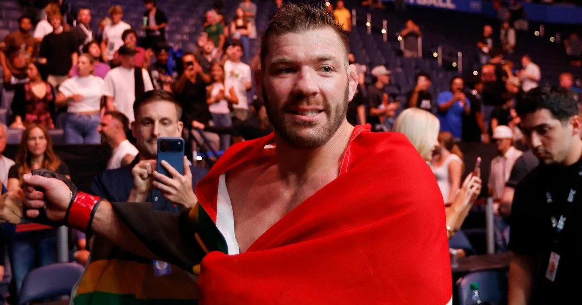 Du Plessis beats Usman in UFC return decision