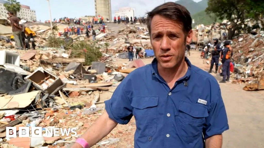 Families Search for Earthquake Survivors in Venezuela