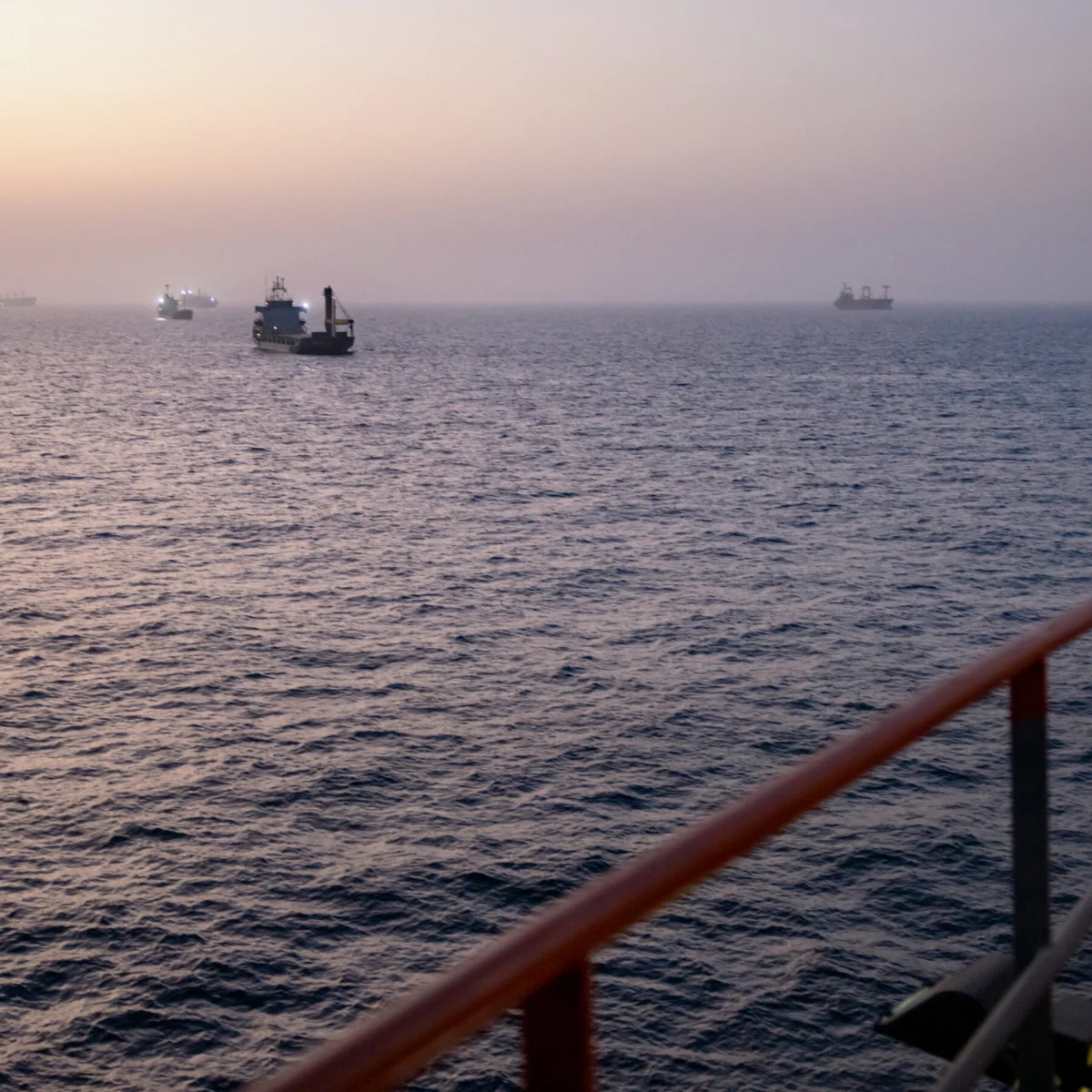 Iran Targets Gulf States After U.S. Overnight Strikes