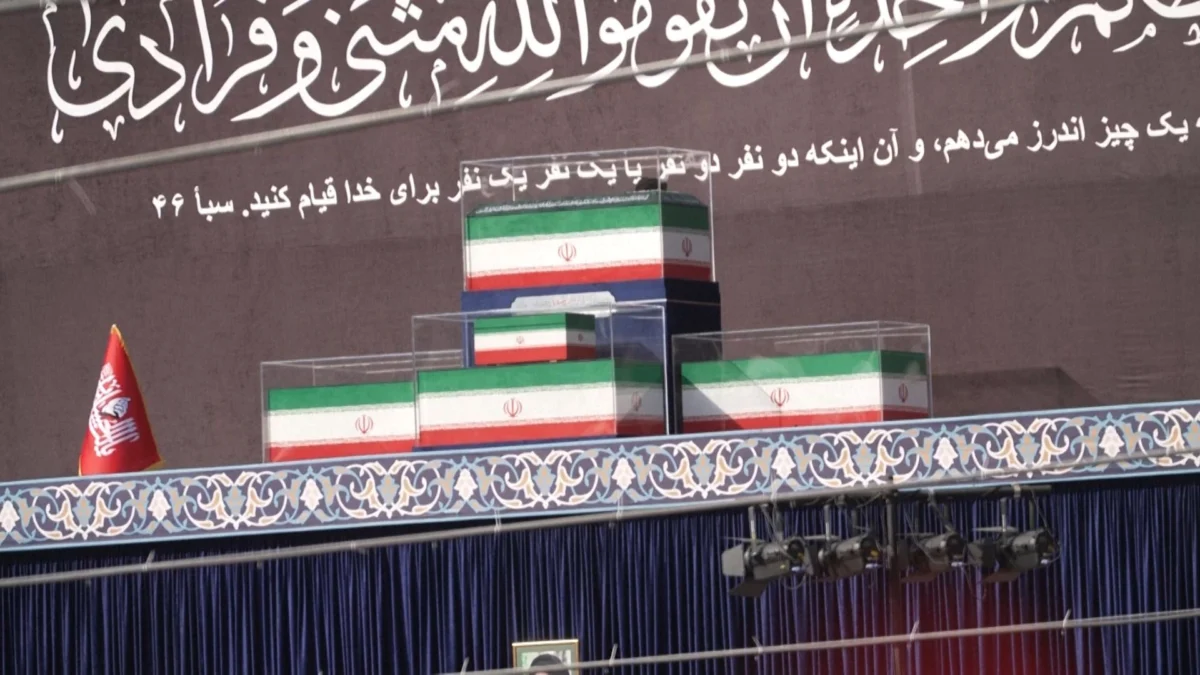 Iranians Defy Heatwave on Second Day of Khamenei Funeral