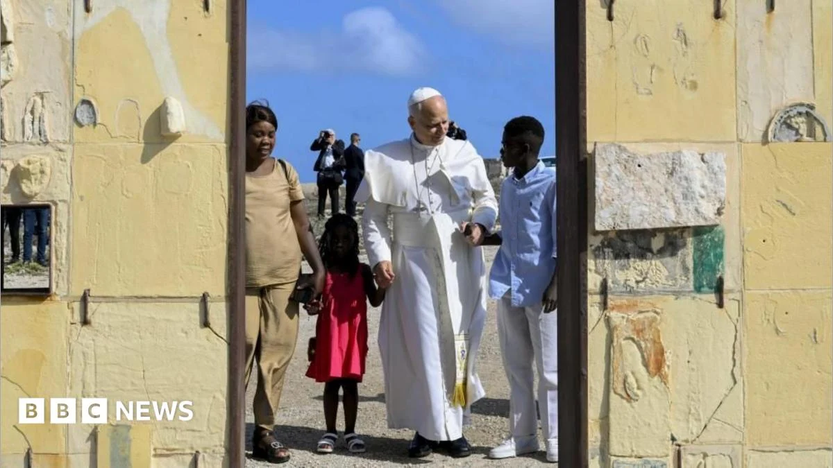 Pope urges Europe to act for migrants on Lampedusa