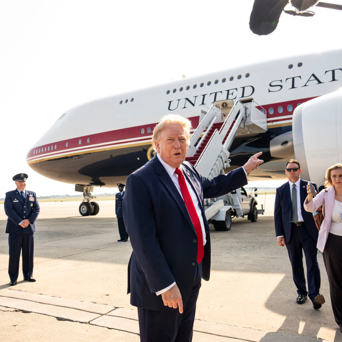 Trump Subpoenas Times Reporters Over Air Force One Story
