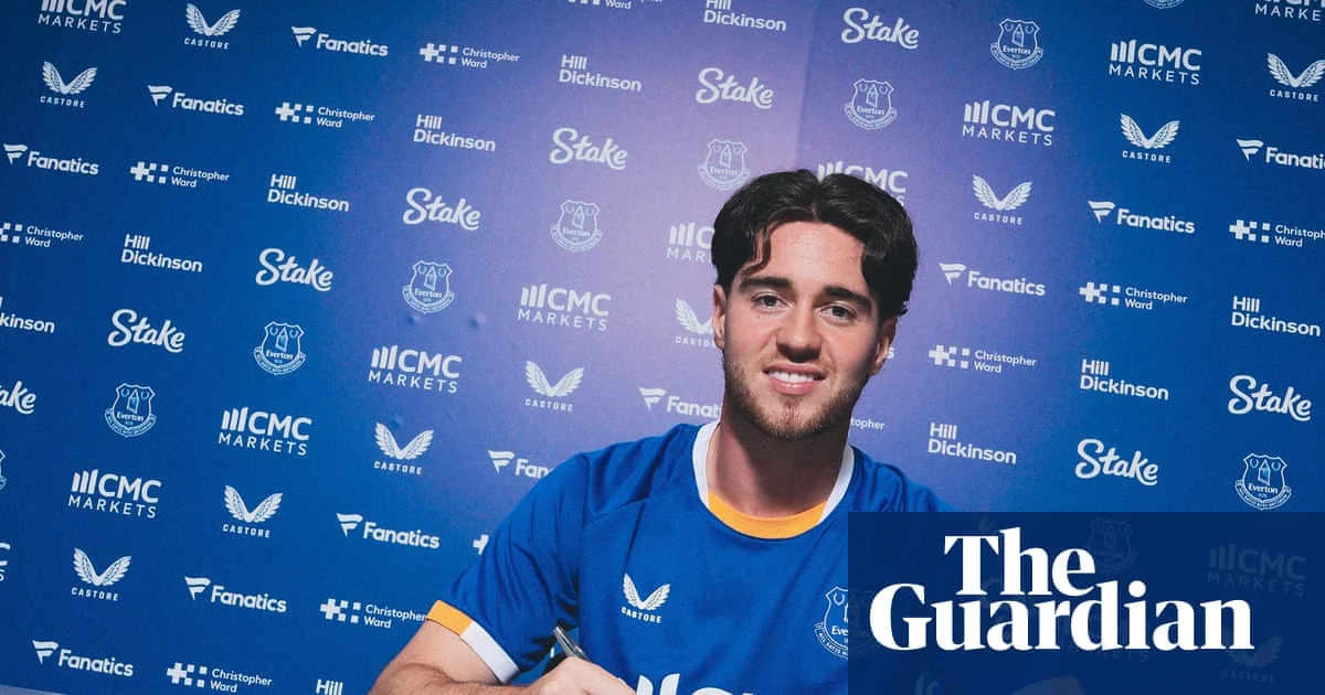 Everton sign Hackney as Spurs complete Fernandes £85m deal