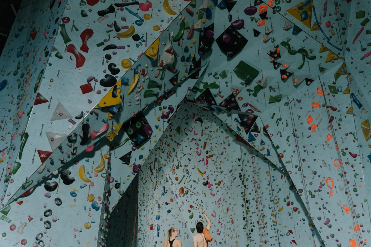 Couple Climbs Empire State Building Needle, Man Proposes