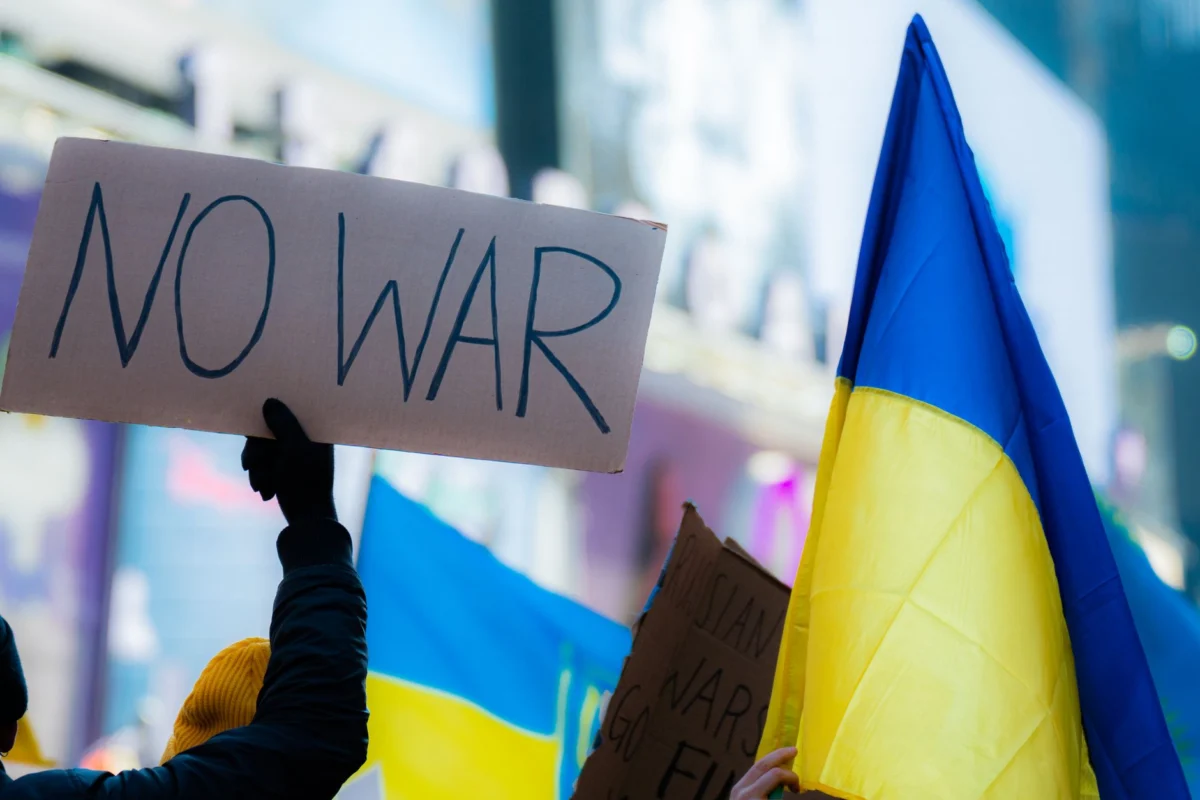 AP News Reports on Iran War