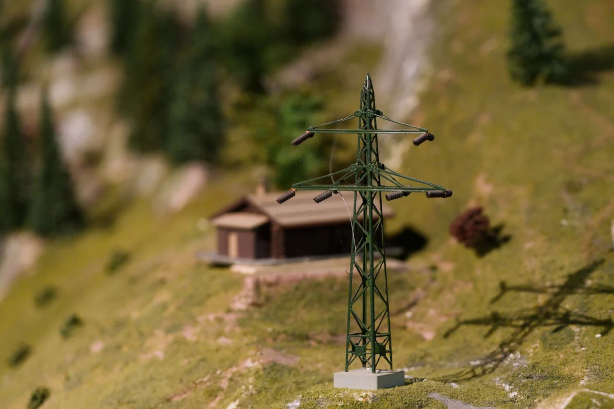Largest US Power Grid Reports Price Spikes and Record Demand