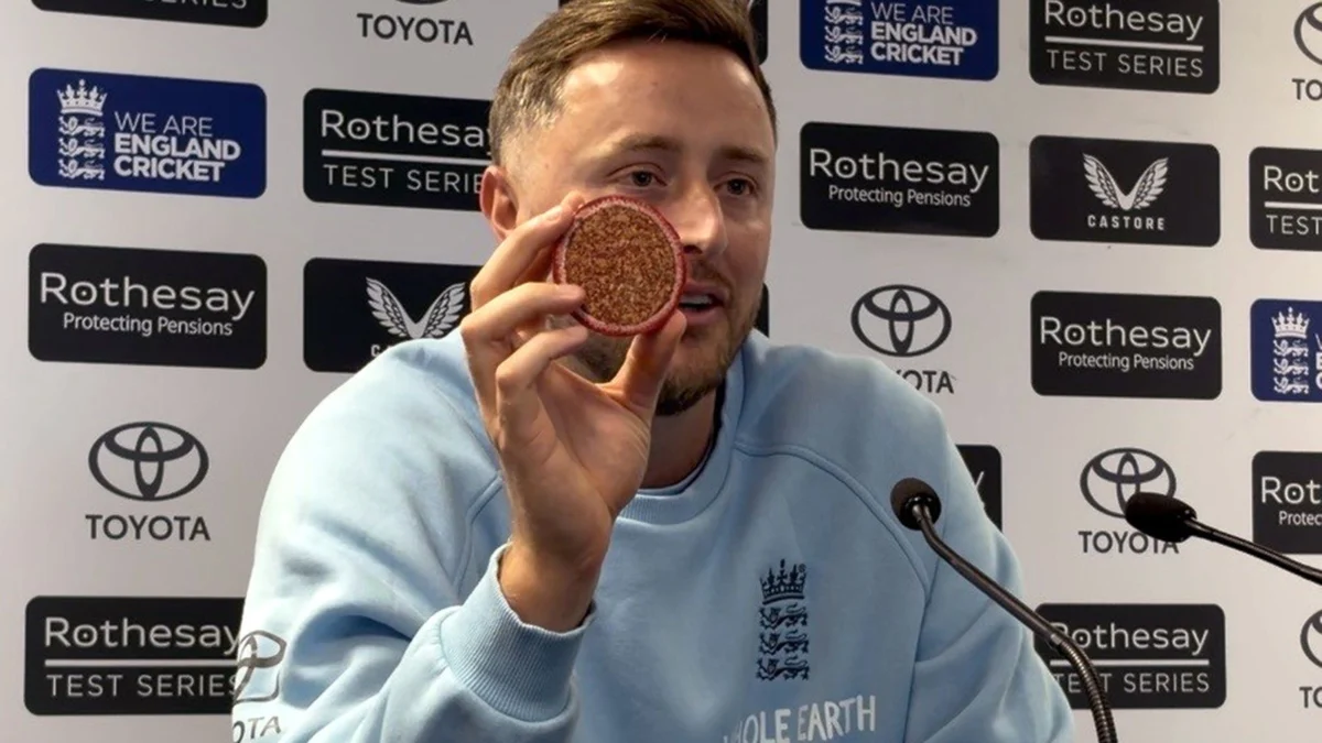 Robinson, Tongue star as England dominate Pakistan