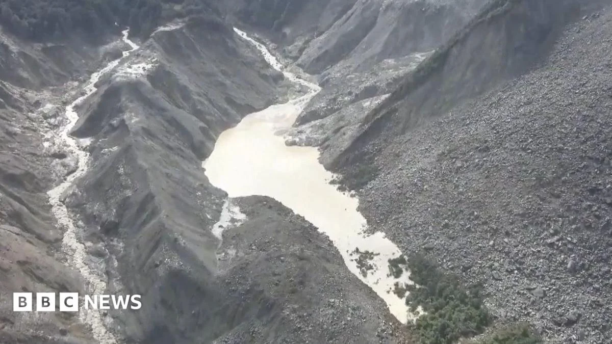 China Warns of ‘High Risk’ of Lake Breaching