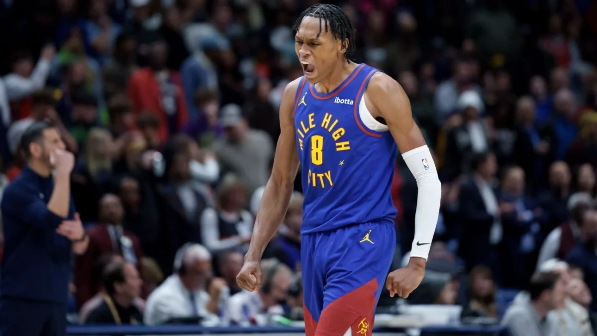 5-team trade sends Watson to Cavs, Strus to Clippers