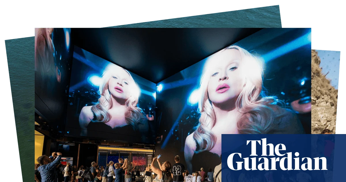 Madonna installation and European wildfires featured in weekend photos