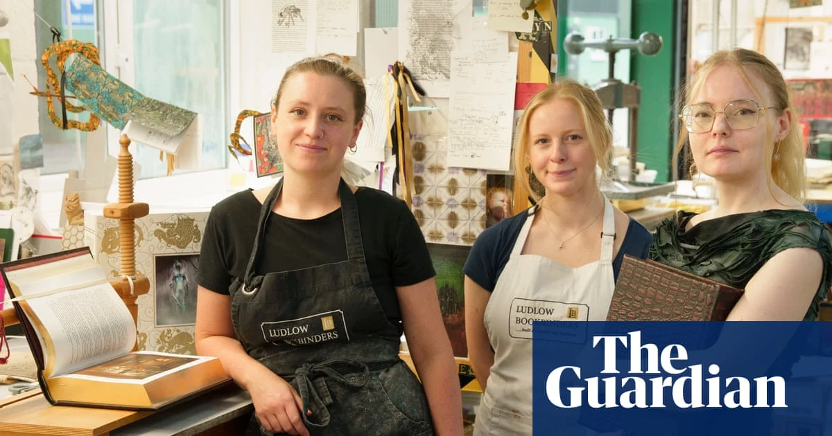 Young workers shift to heritage crafts as AI disrupts traditional jobs