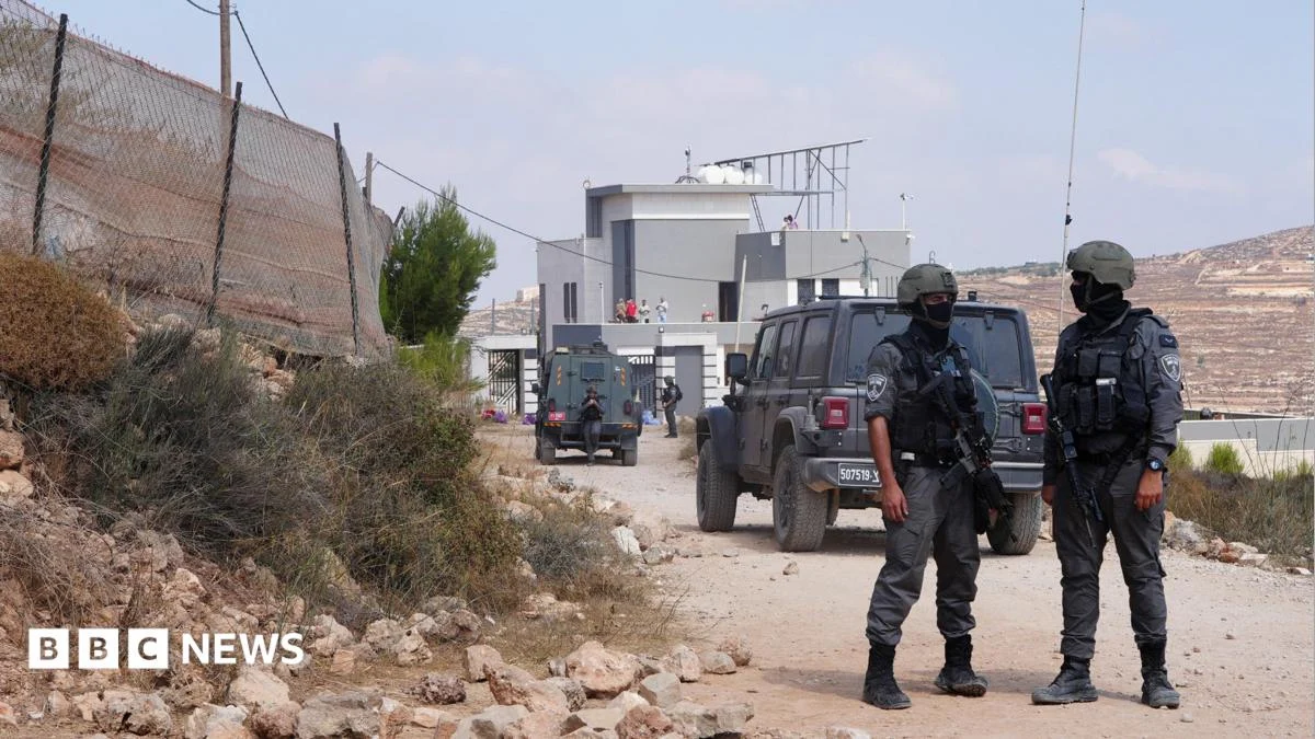Activists Seek Aid Delivery to Besieged Palestinian Homes