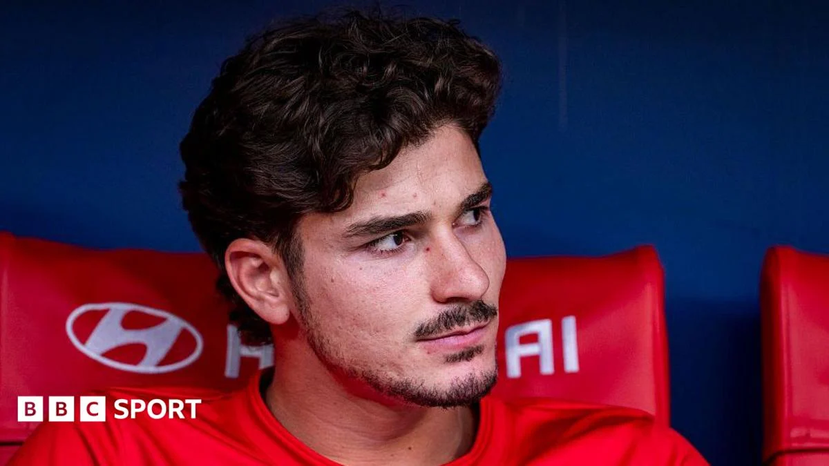 Julian Alvarez’s Arsenal transfer dilemma as deadline nears