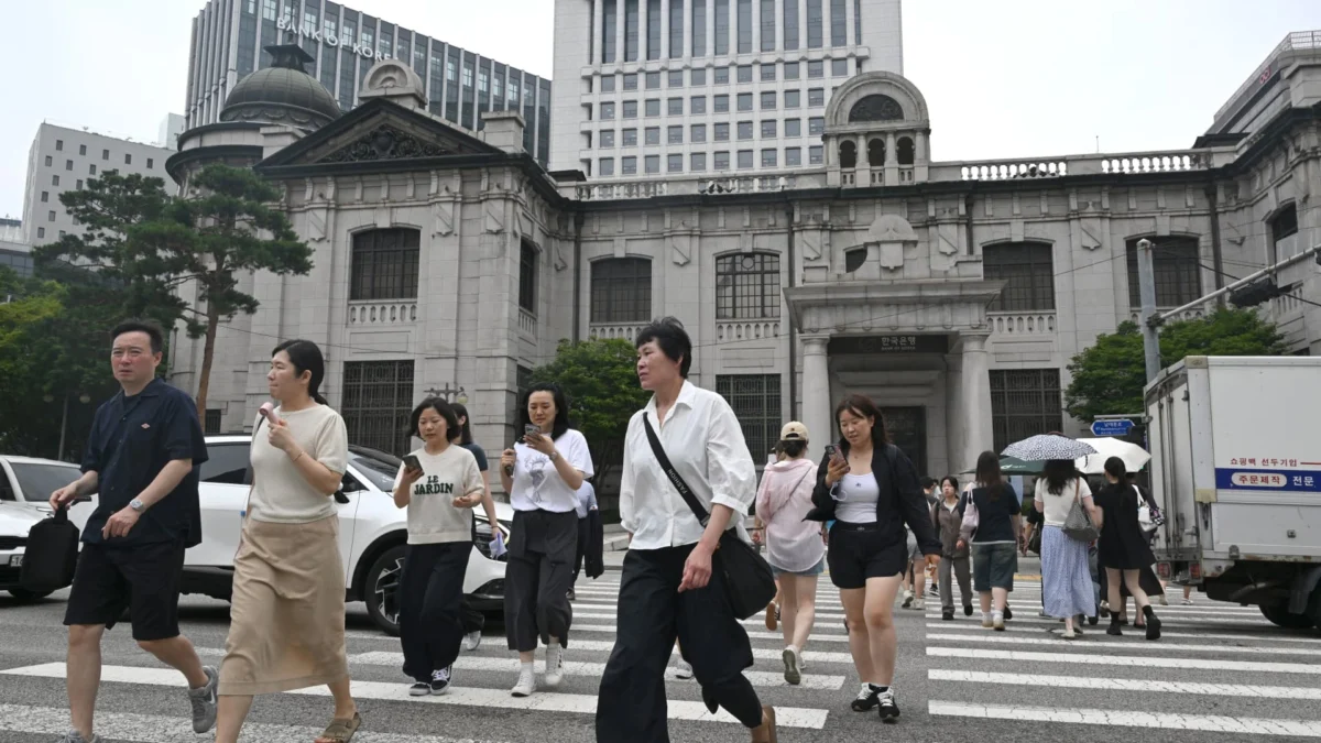 Bank of Korea raises interest rates to 3% amid inflation