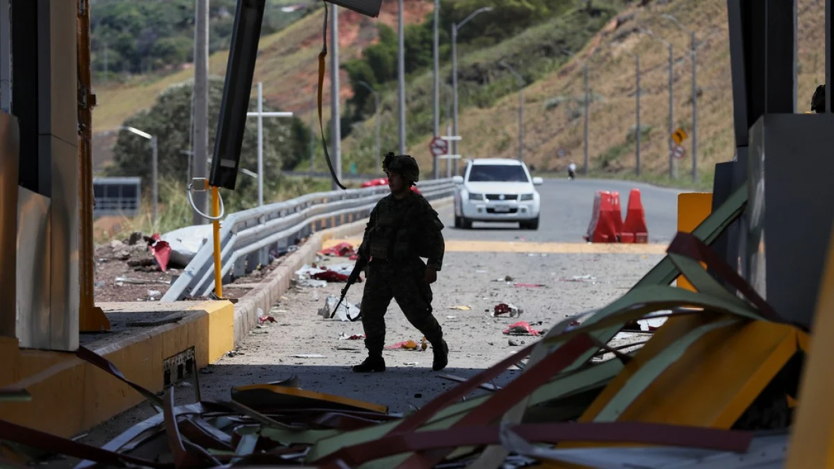 Car bomb attack shakes Colombia after new president takes office