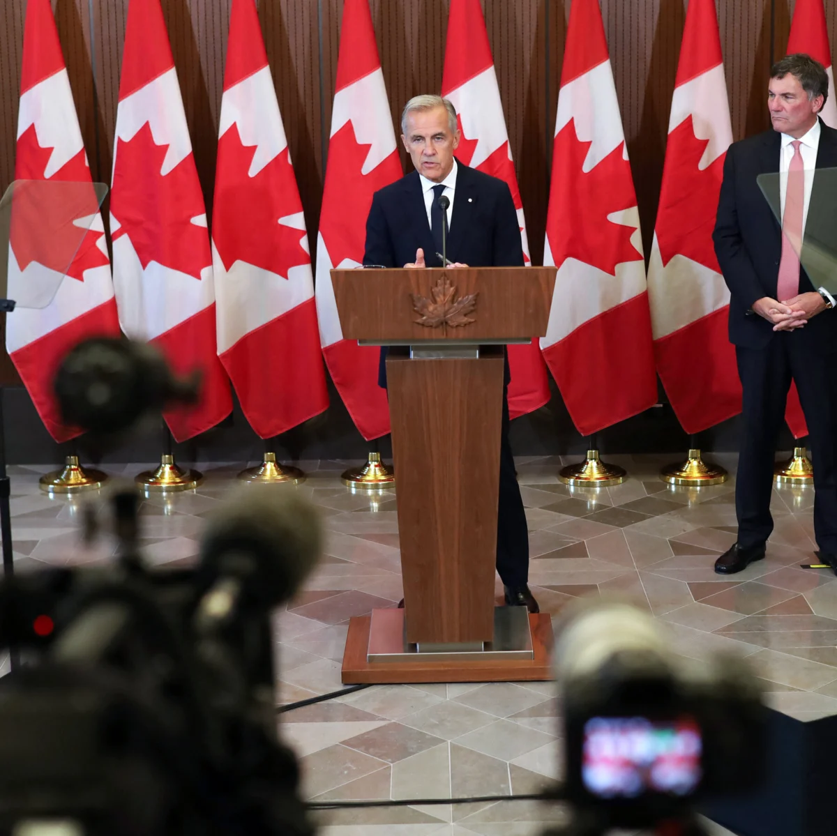 Canadians Support Carney on Trump Trade Stance