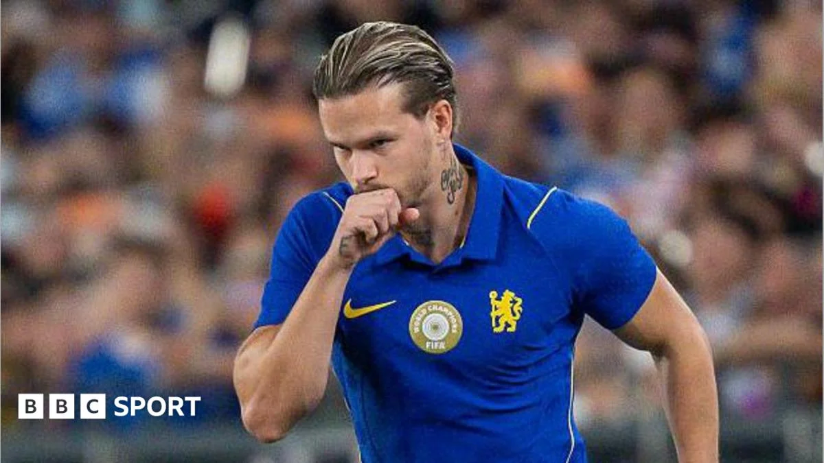 Chelsea reject Leeds loan bid for Mudryk