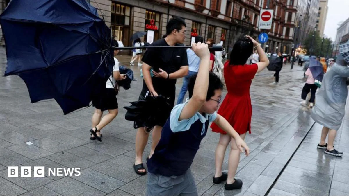 China evacuates one million as Typhoon Dolphin hits