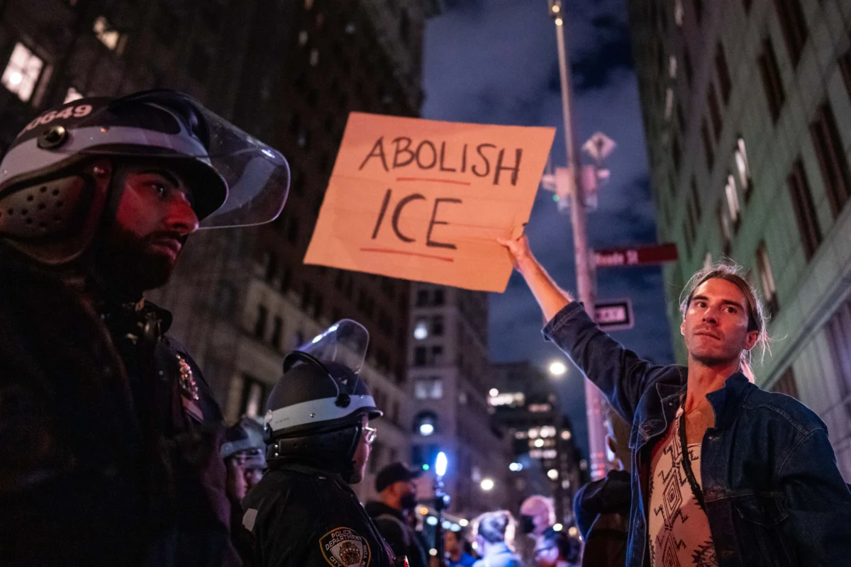 Democrats struggle with ICE stance amid midterm tensions