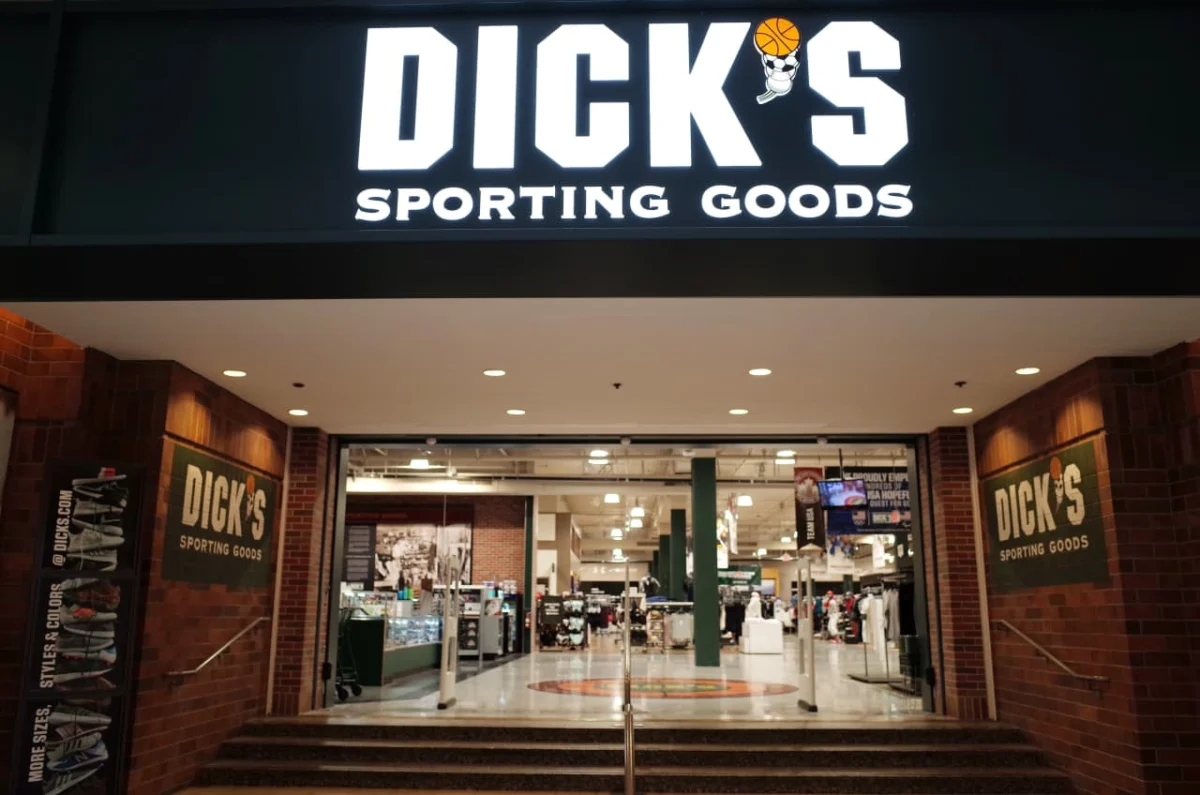 Dick’s Sporting Goods’ stock plunges as sneaker sales slump