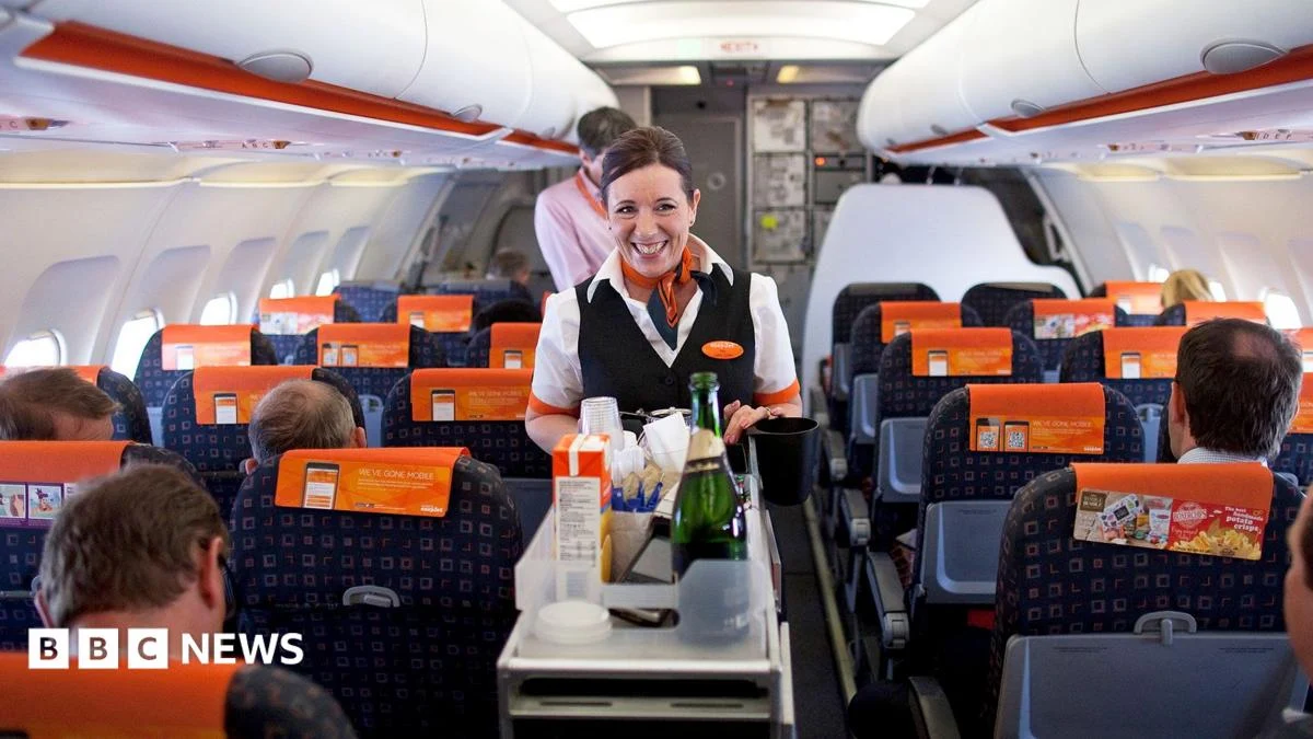 EasyJet agrees to £5.7bn takeover by US firm Apollo