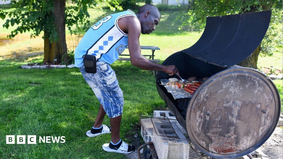 Gary, Indiana residents struggle without power for 12 days