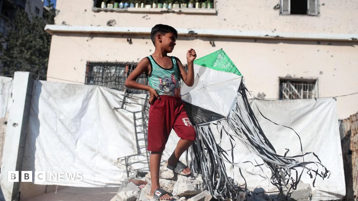 Israel warns of ‘forceful’ response to Gaza kite launches
