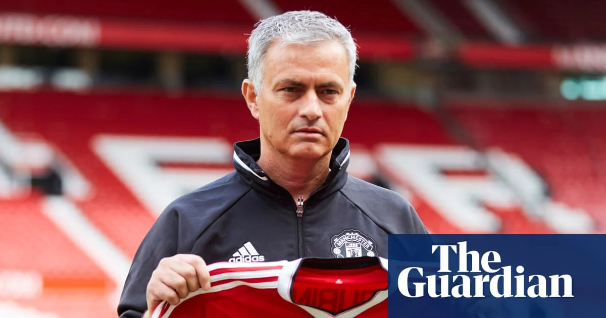José Mourinho signed 2013 deal to succeed Ferguson at Man Utd