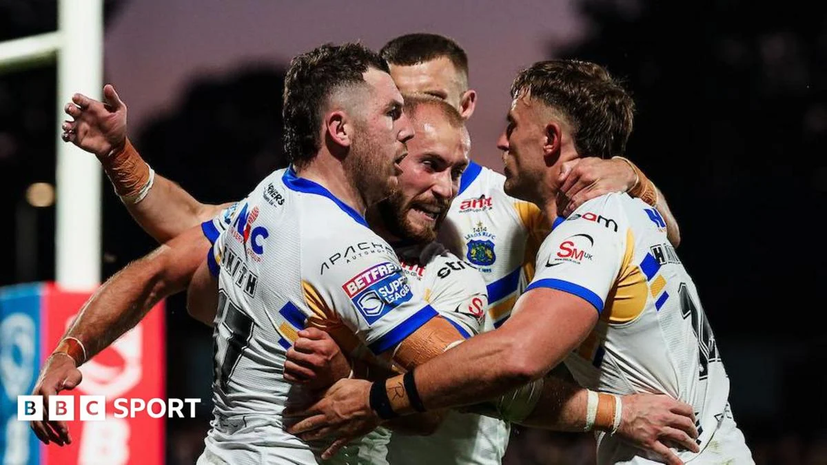 Leeds Rhinos Defeat Wakefield Trinity in Thrilling Super League Clash